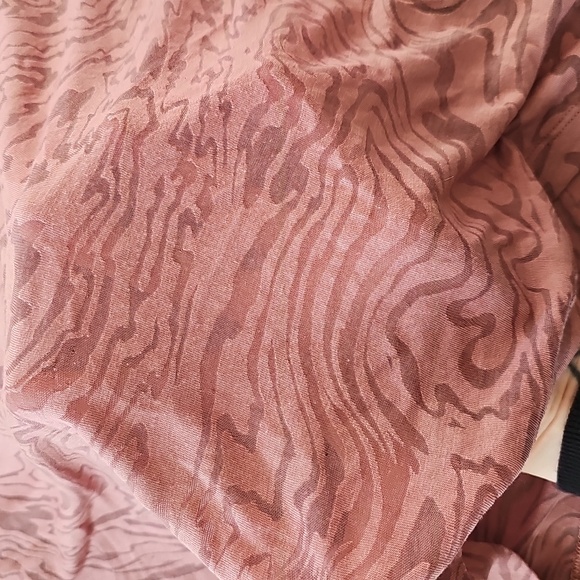 Lululemon Cates Tee Veil Sheer In Spiced Chai, Med *Holes - Read* - Picture 7 of 15